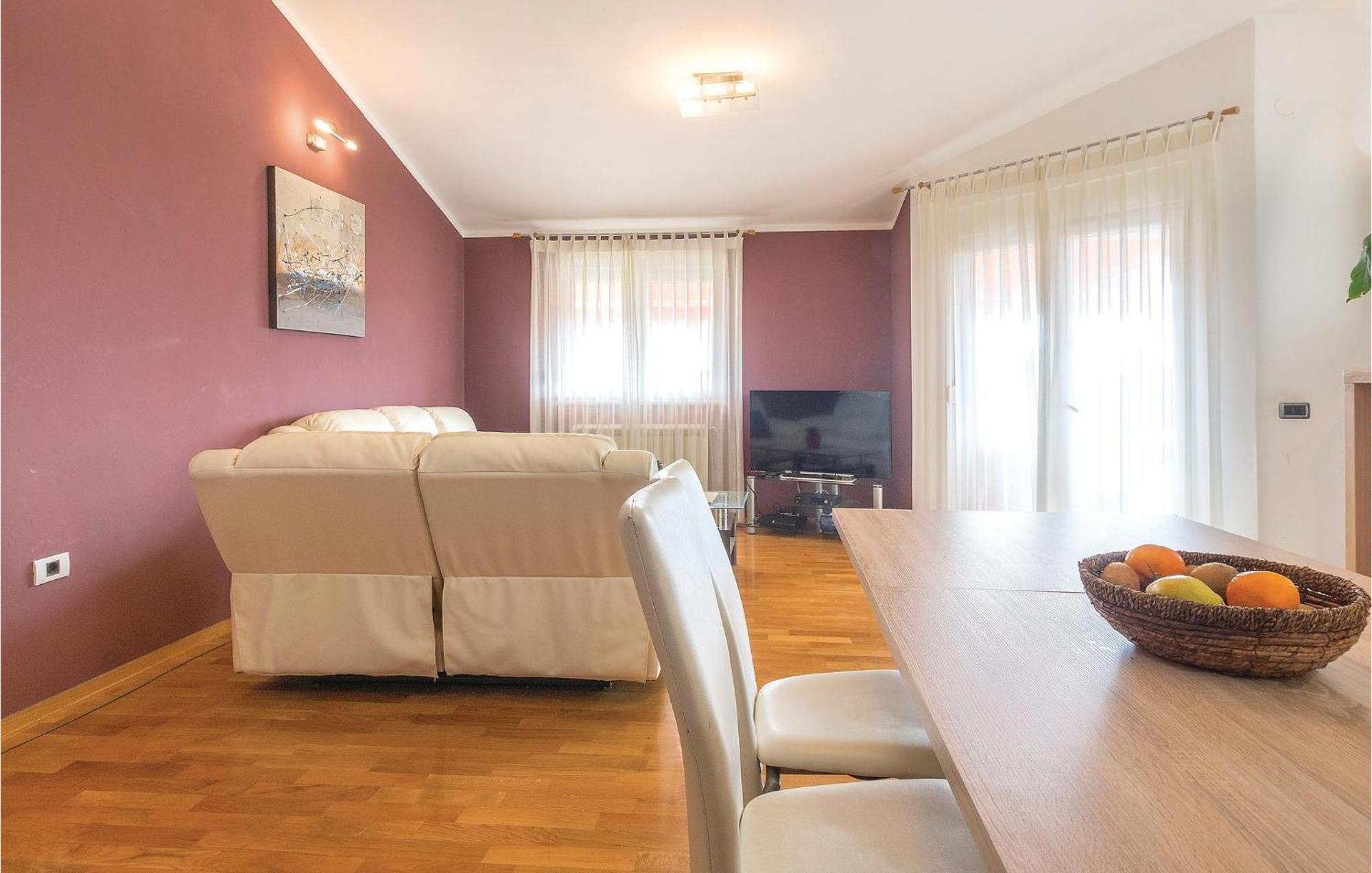 4 Bedroom Stunning Apartment In PUY 외부 사진