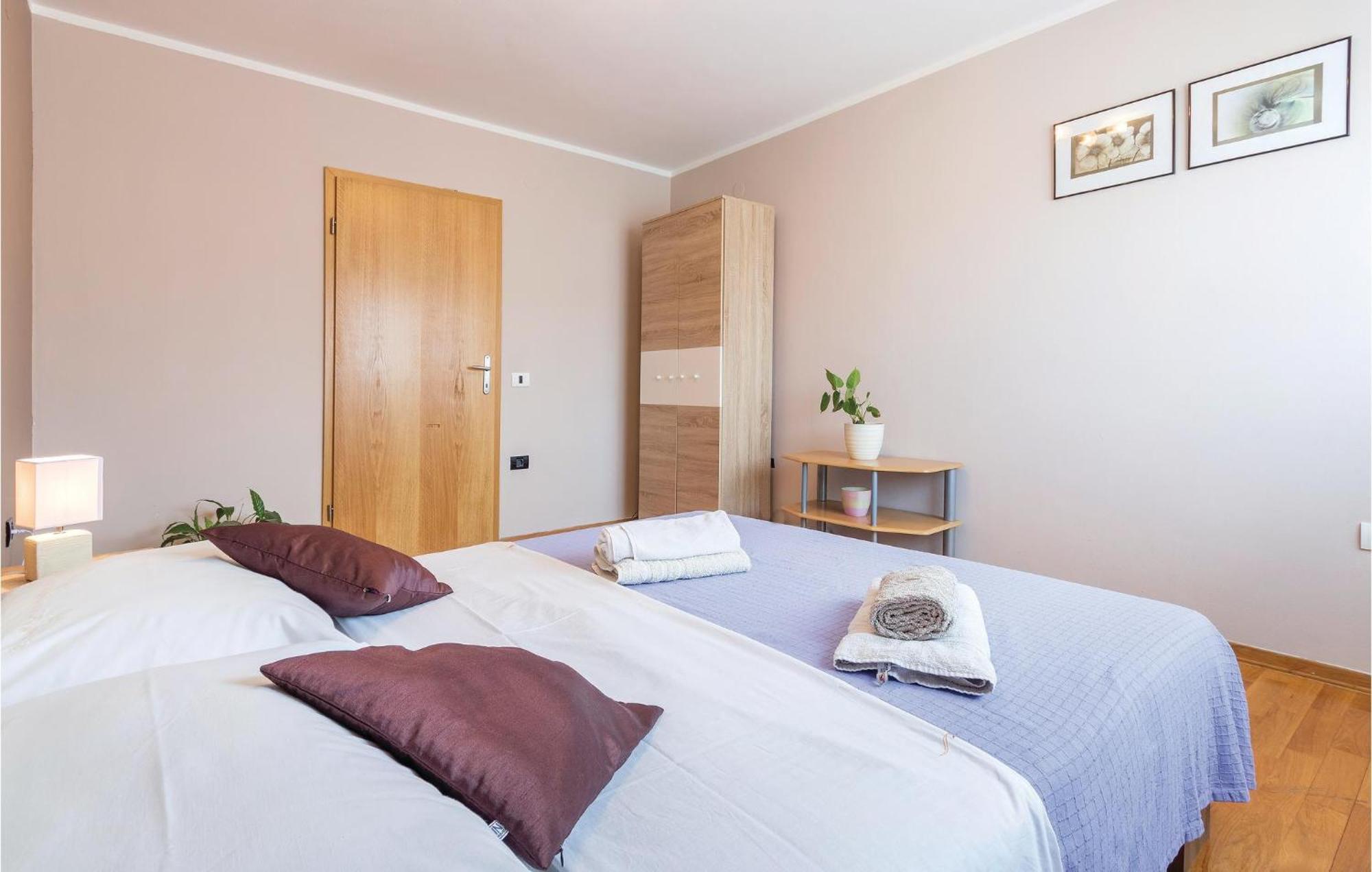 4 Bedroom Stunning Apartment In PUY 외부 사진