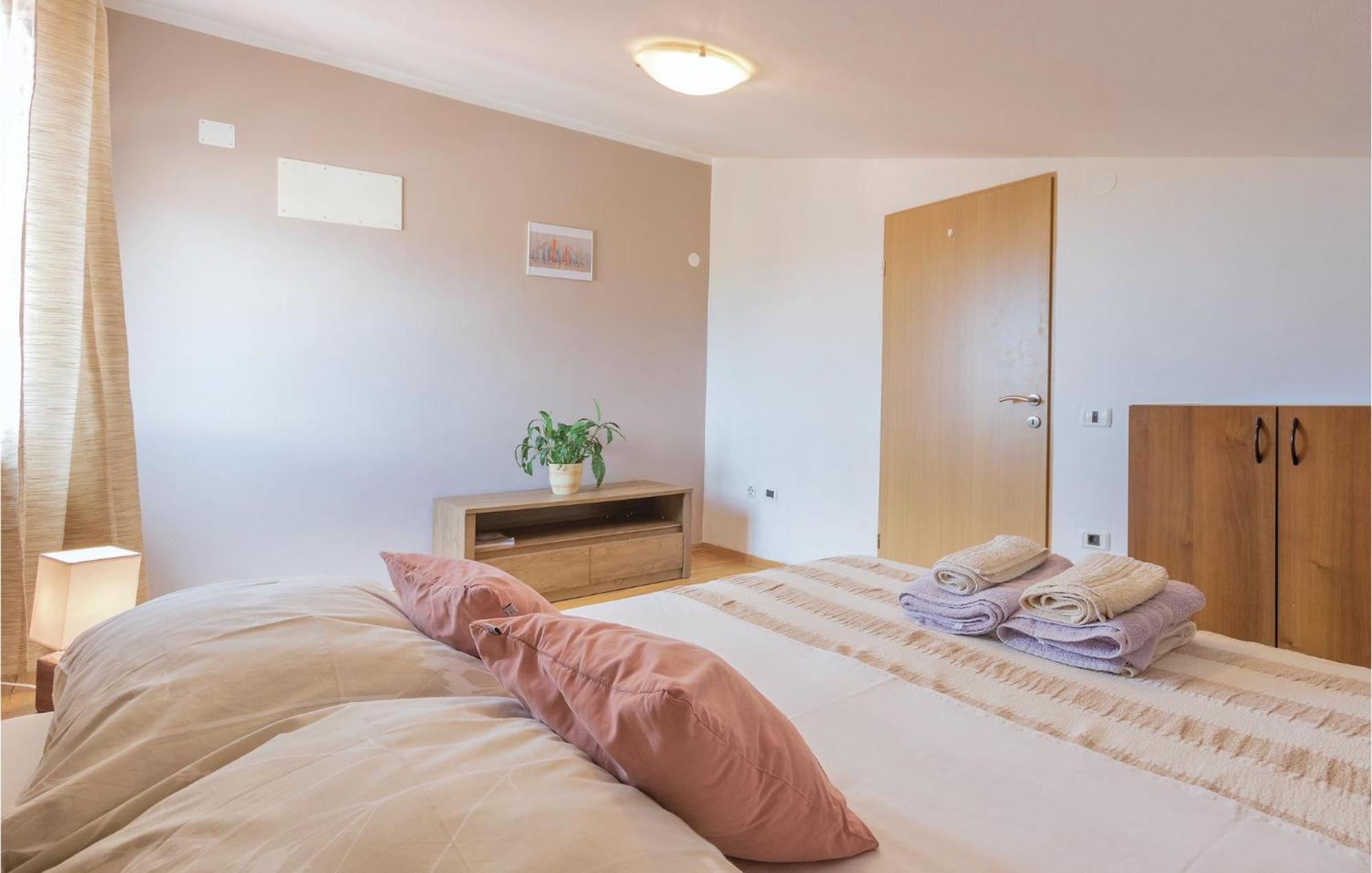 4 Bedroom Stunning Apartment In PUY 외부 사진