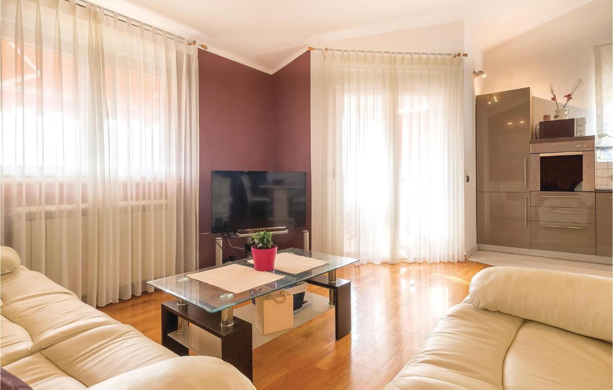 4 Bedroom Stunning Apartment In PUY 외부 사진